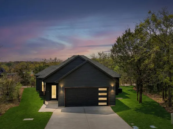 5801 Barkridge Dr, Granbury, TX 76048