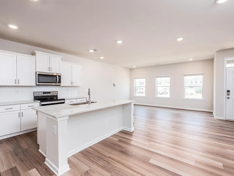 310 Planters Pl — Photo 2