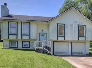 5527 Parkview Ave, Kansas City, KS 66104