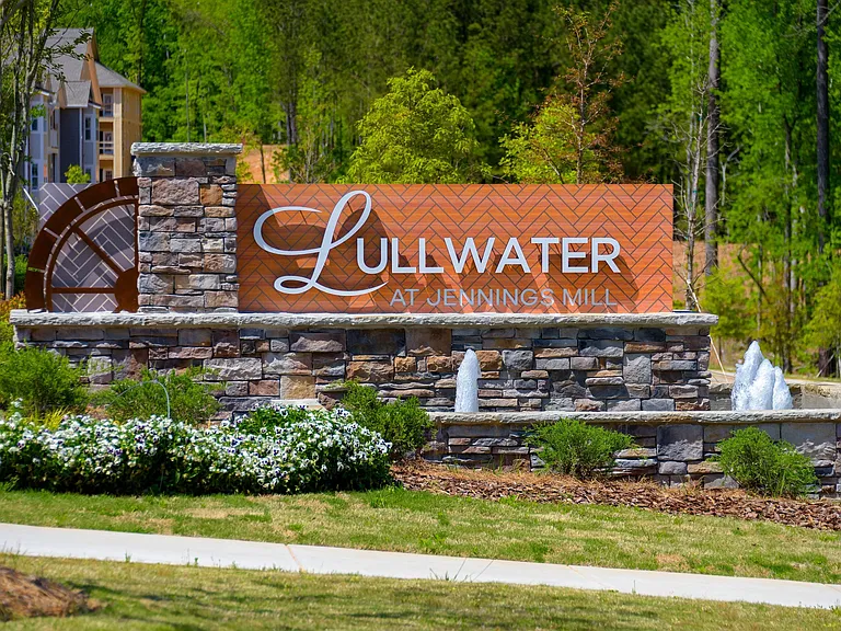 Welcome to Lullwater at Jennings Mill!