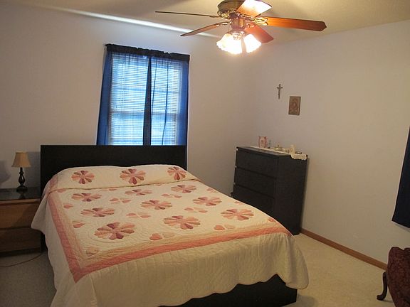 4th image of 932 6th Ave S
