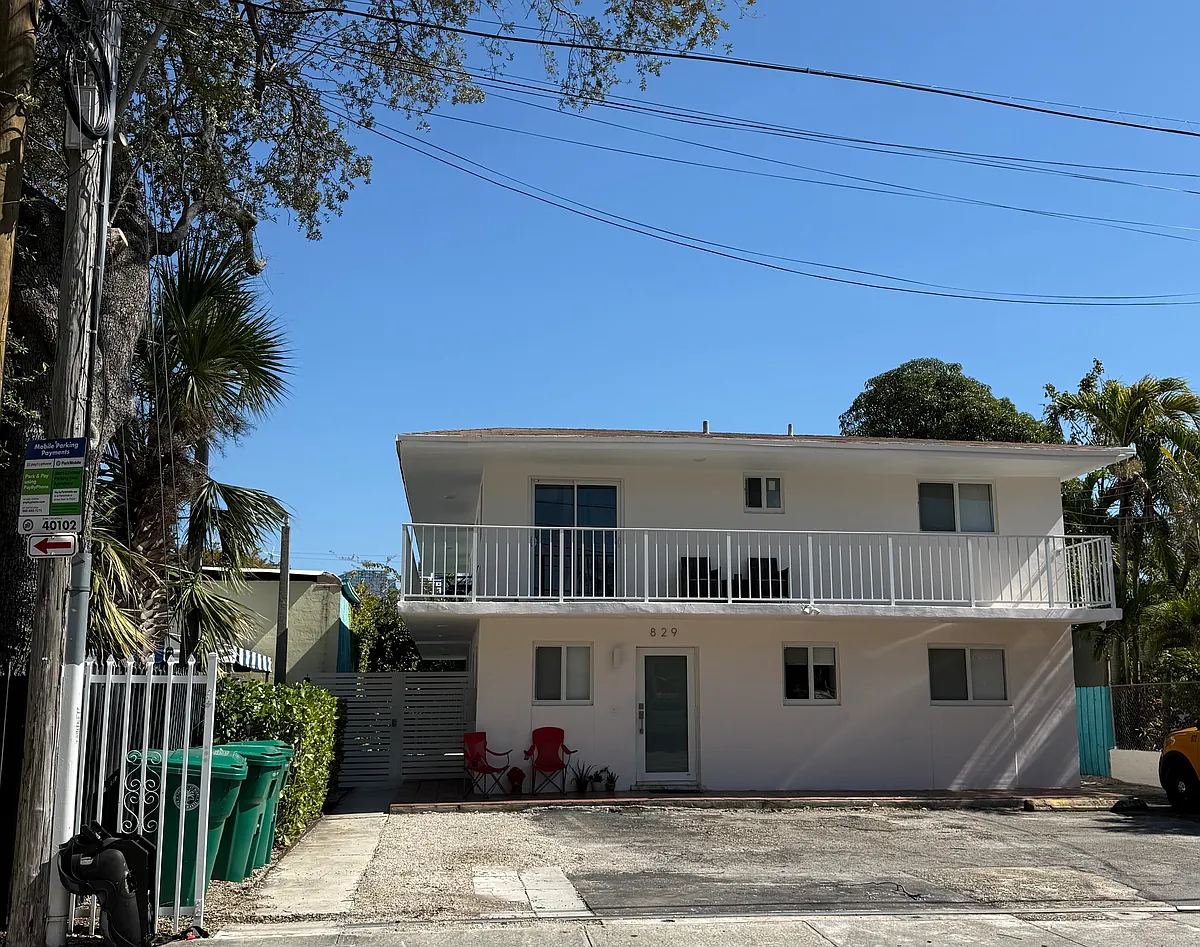 Building Photo - 829 SW 9th Ave #2