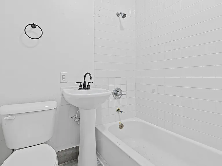2820 12th Ave S — Photo 11