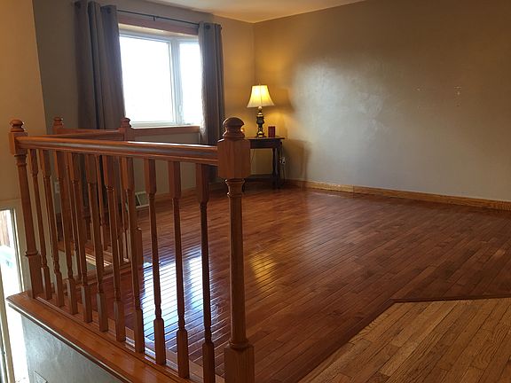 Living Room
16.5 X 15.5