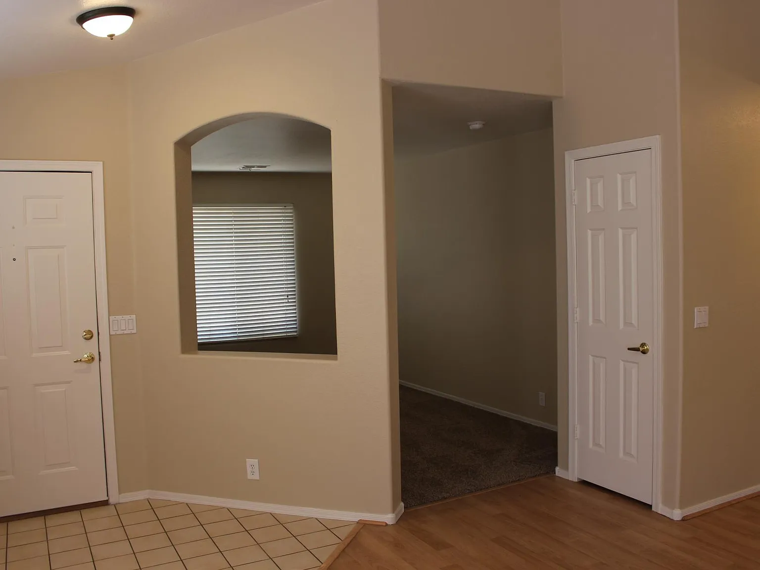 3 bed, 1673 sqft, $2,230 — Photo 2