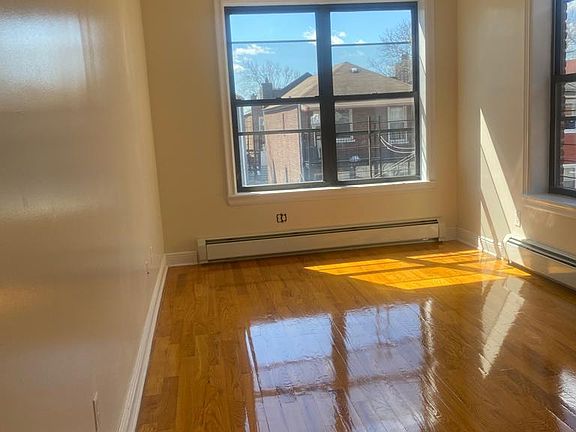 3rd image of 1954 Gleason Ave APT 1