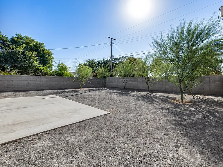 3337 E Cambridge Ave — Photo 10