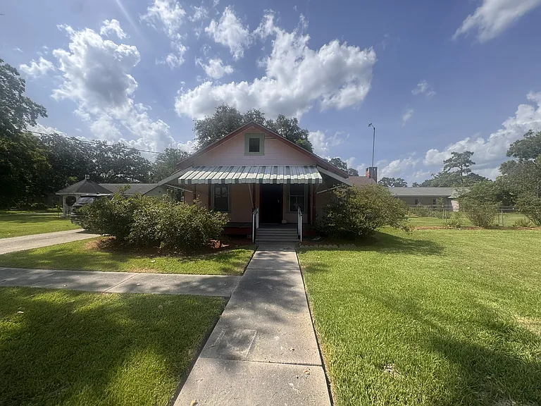 104 Flowers St — Photo 1