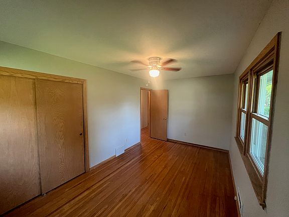 4th image of 26 Anita Ave