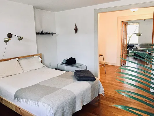 Rented by In Haus LLC | media 14