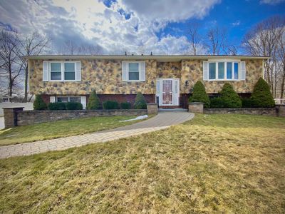 8 Pawan Circle, Lake Katrine, NY, 12449