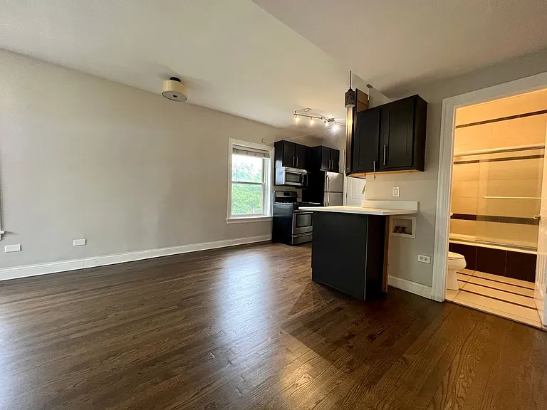 3935 W Altgeld St #B — Photo 6