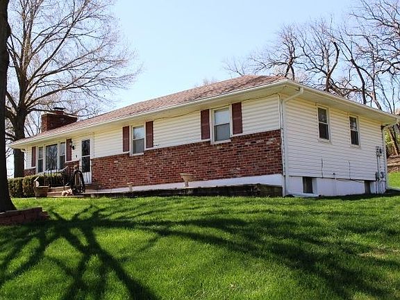 4th image of 2704 N 110th Ter