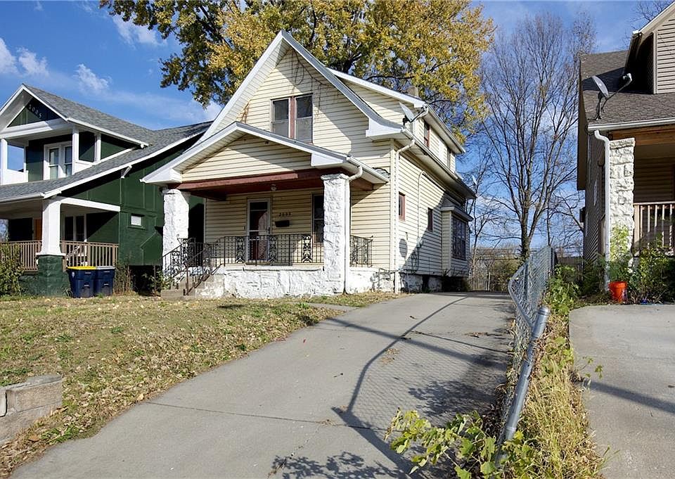 1st image of 2009 Spruce Ave