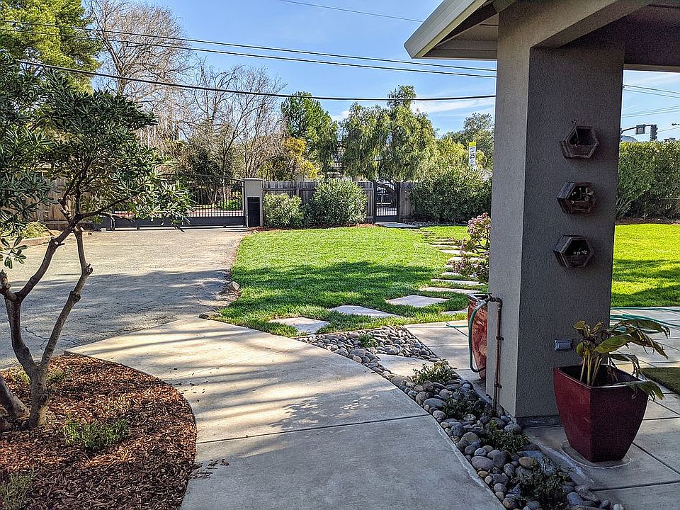2nd image of 1807 Ayers Rd