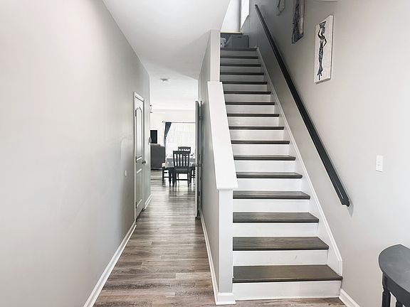 4th image of 664 A Greenbriar Ave