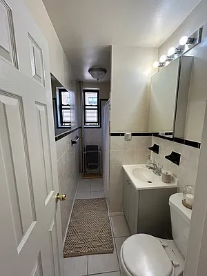 Bathroom, photo 1