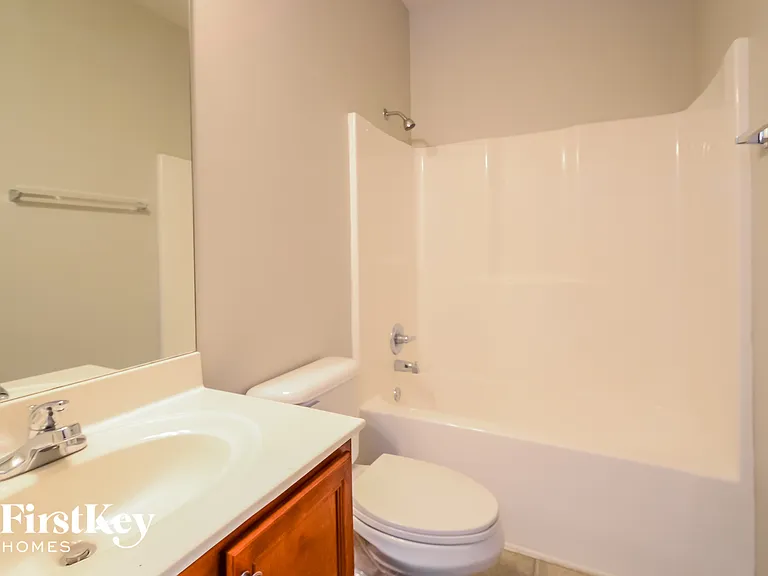 1072 Pine Valley Dr — Photo 13