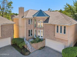 211 Pipers Landing Ct, Holmdel, NJ 07733