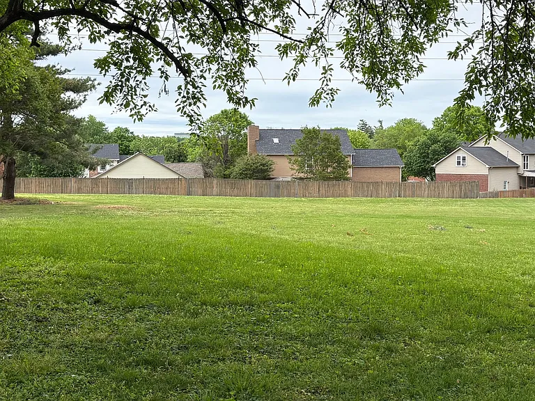 732 E Statue Ct — Photo 5