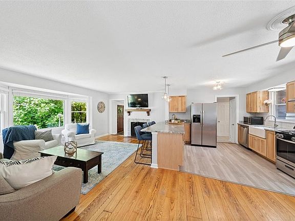 5th image of 7636 Birchmont Dr