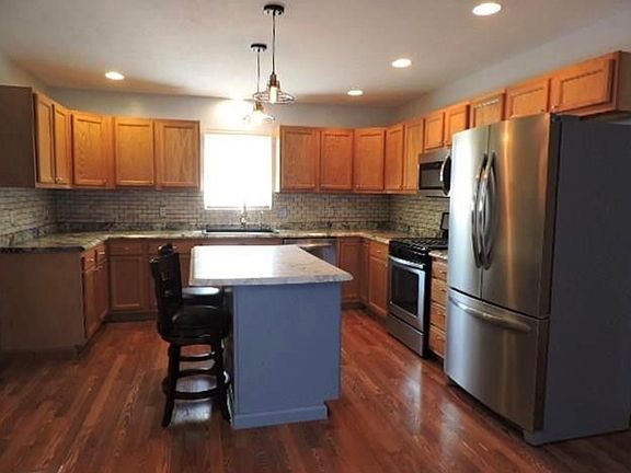 4th image of 537 Wilson Ave