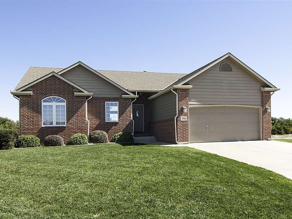 1st image of 914 E Sandalwood Cir