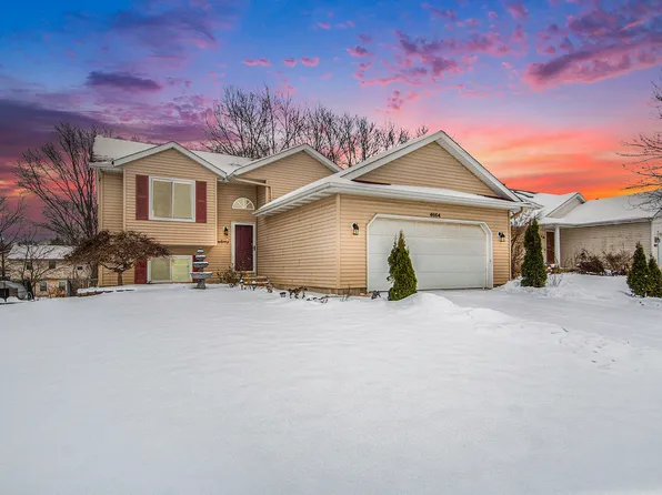 4664 Crosswinds Dr SE, Kentwood, MI 49508