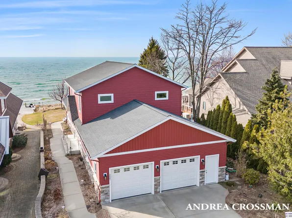 5907 Lakeshore Dr, West Olive, MI 49460