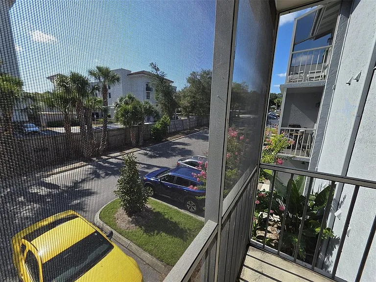 139 Oyster Bay Cir #220 — Photo 21