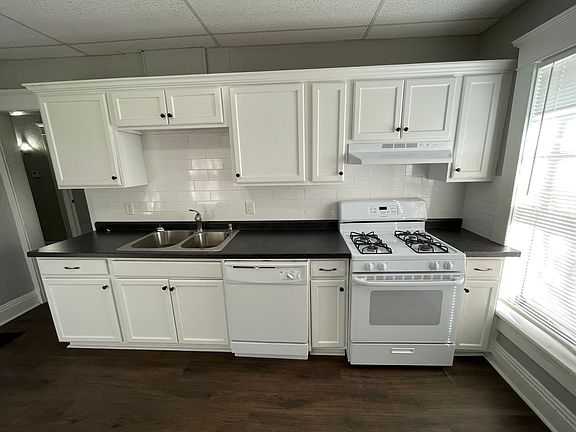 4th image of 2637 E 29th St Floor 2