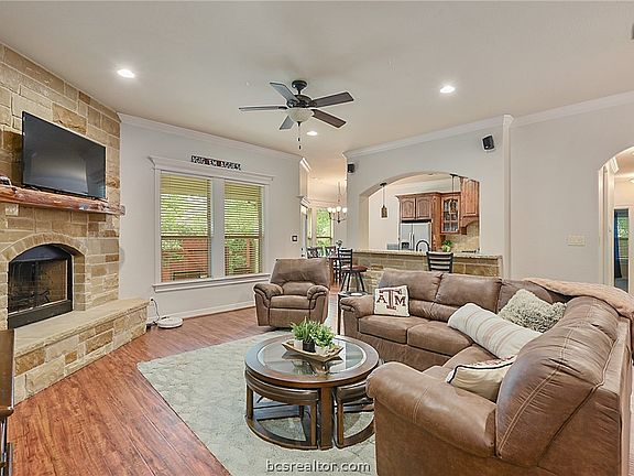 4th image of 2706 Teakwood Ct