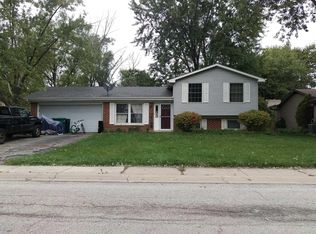1002 Heartwood Ln, Lake Zurich, IL 60047