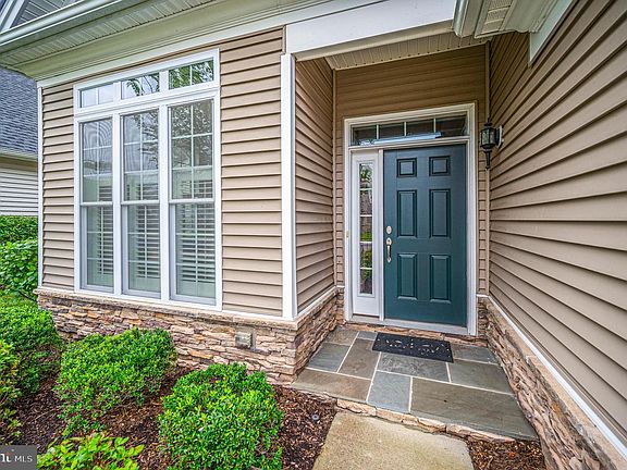 4th image of 12605 Burbank Ct