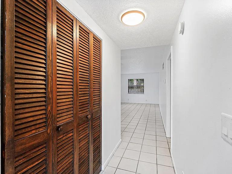 626 N Federal Hwy #3 — Photo 18