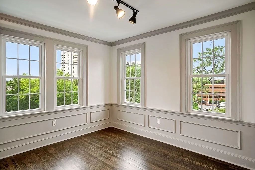 2 bed, 9999 sqft, $3,600 — Photo 2