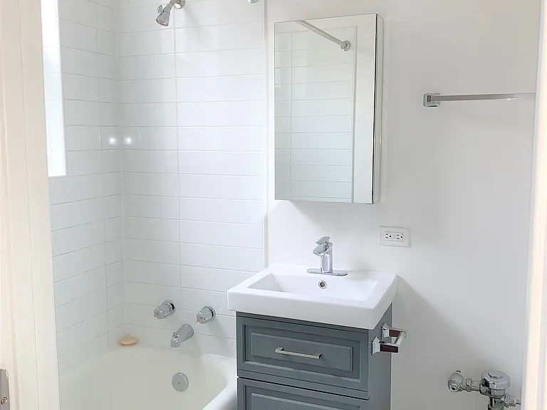 432 W Belmont — Photo 12