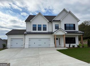 24 Hidden Fields Way, Hoschton, GA 30548