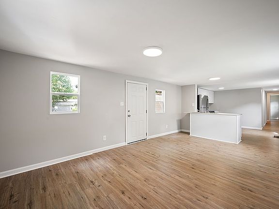 3rd image of 94 Bison Dr