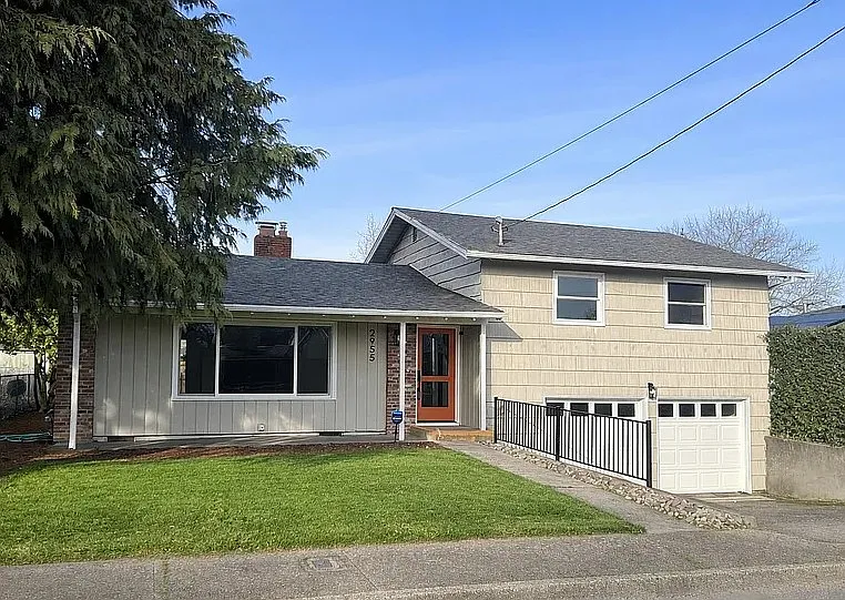 2955 Wedgewood Ct NE — Photo 1