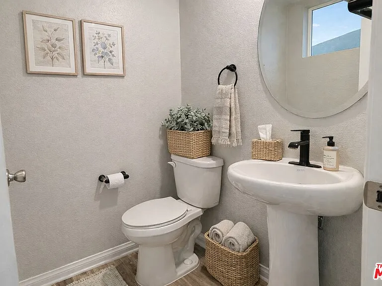 713 Daniel Freeman Cir — Photo 12