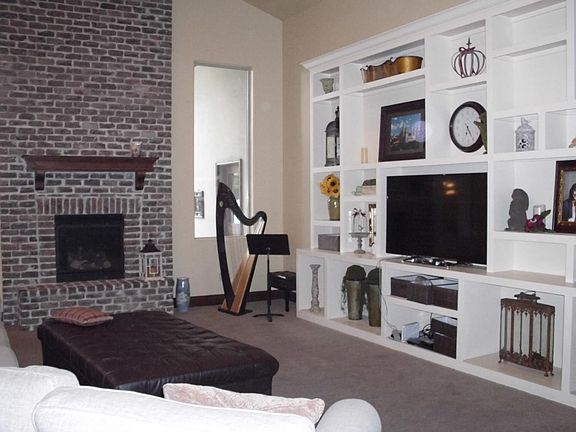 2nd image of 1837 E Southwoodside Dr
