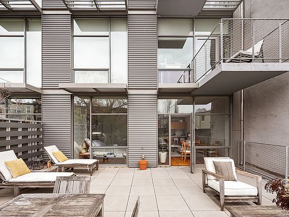 5th image of 280 Metropolitan Ave #2B