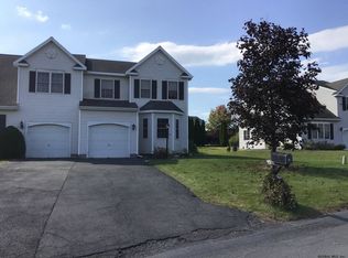 11 Paddlewheel Ct, Waterford, NY 12188