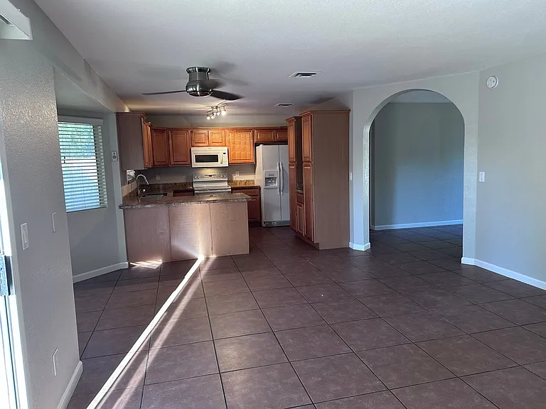 4910 W Gail Dr — Photo 15