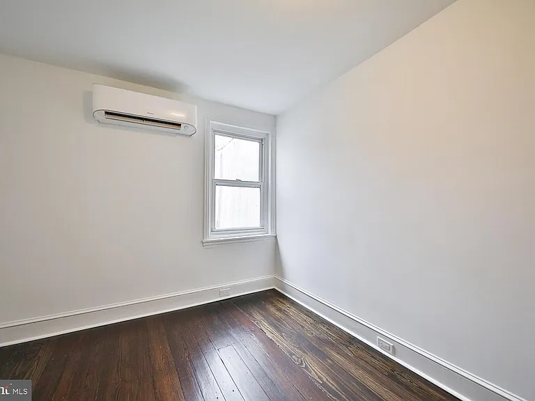 1308 E Oxford St — Photo 15
