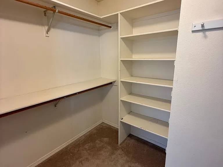 1033 W Pennwood St — Photo 13