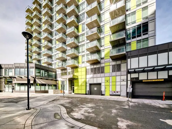 30 N Brentwood Cmn NW #506, Calgary, AB T2L 2L8