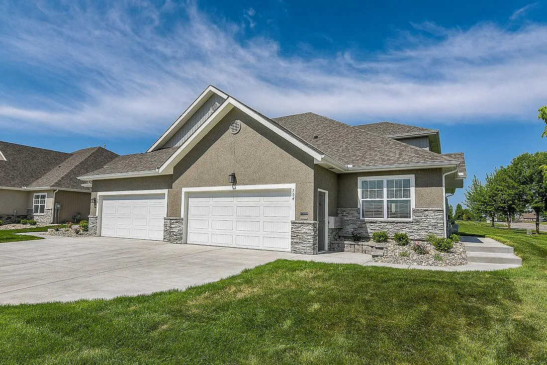 Willow Chase Twin Homes — Photo 1