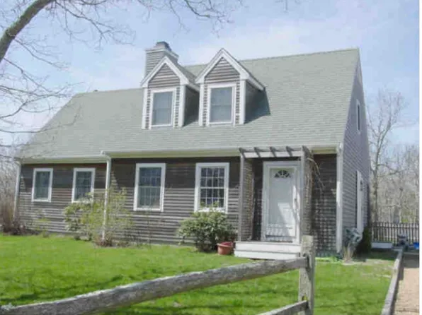 21 Bold Meadow Ln, Edgartown, MA 02539
